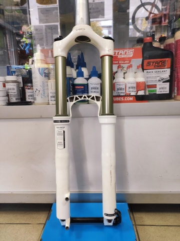 Вилка Rock Shox Revelation RLT Ti  б/у