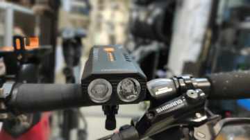 Велосипедна фара ONRIDE Spark 20 (ємність ак.-5000 мАг)
